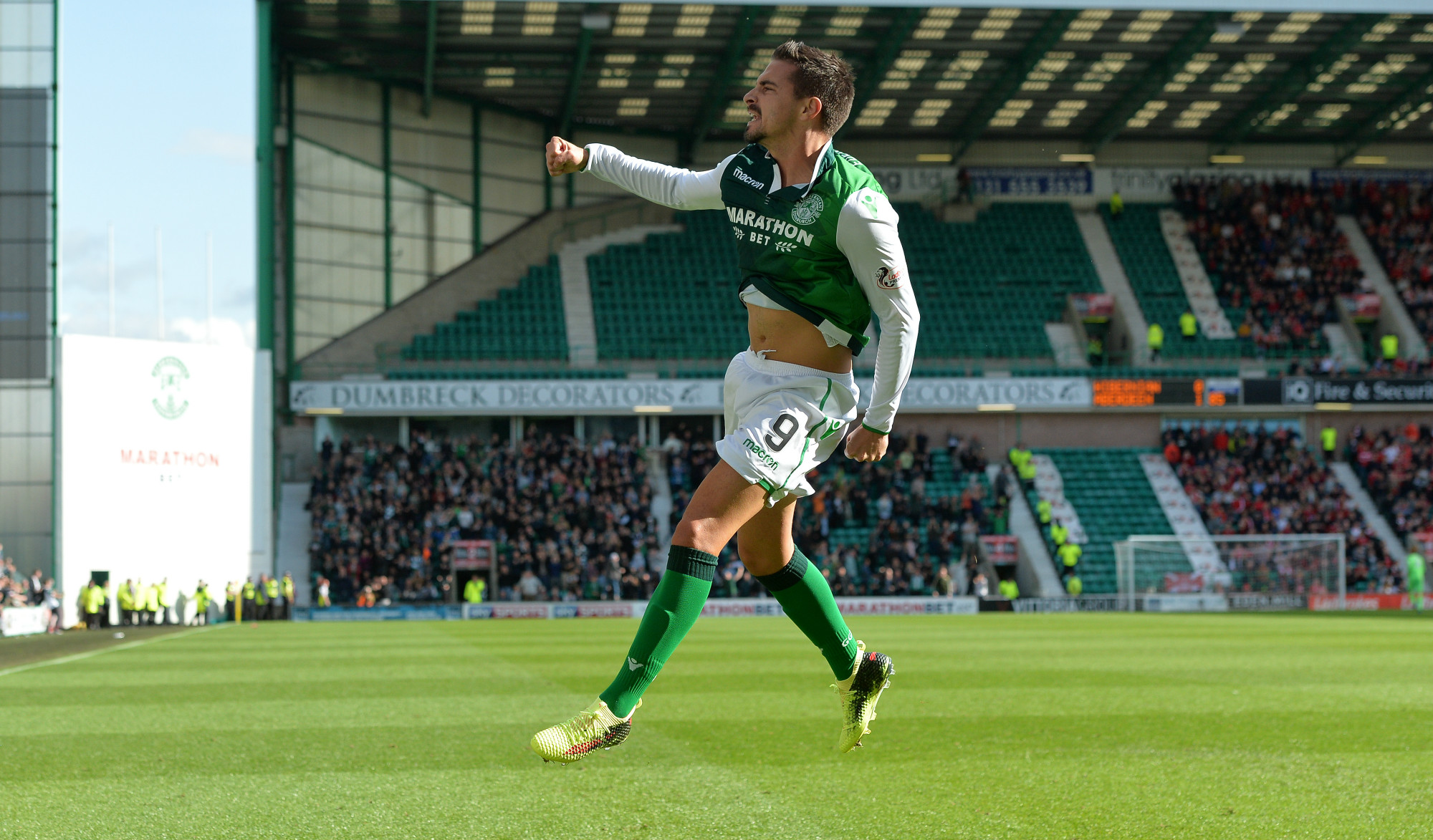 Maclaren scores against Aberdeen Maclaren scores against Aberdeen
