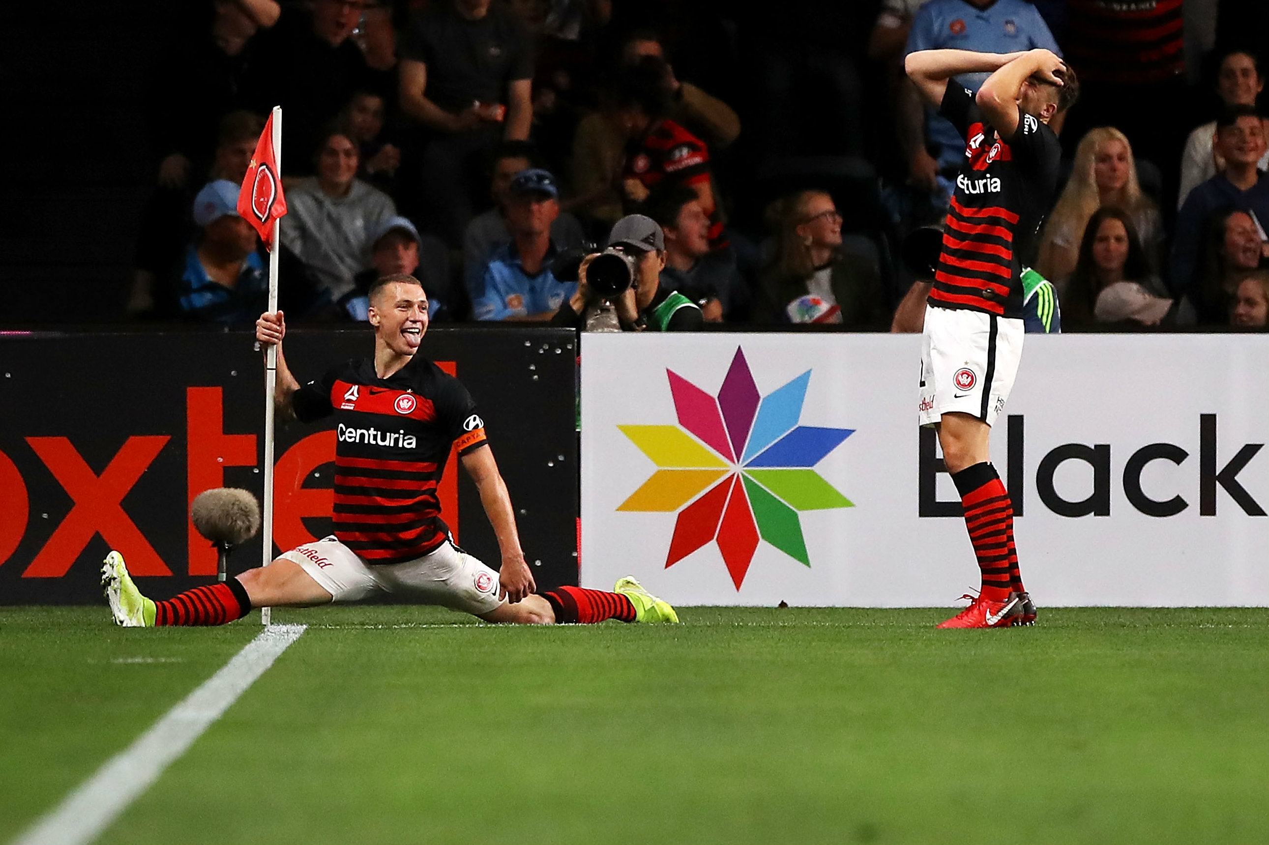Mitchell Duke departs Western Sydney Wanderers FC for Middle East |  Socceroos