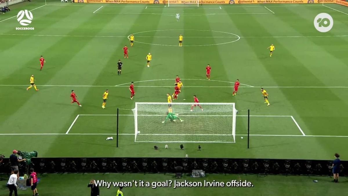 Graham Arnold reacts to Socceroos v Vietnam