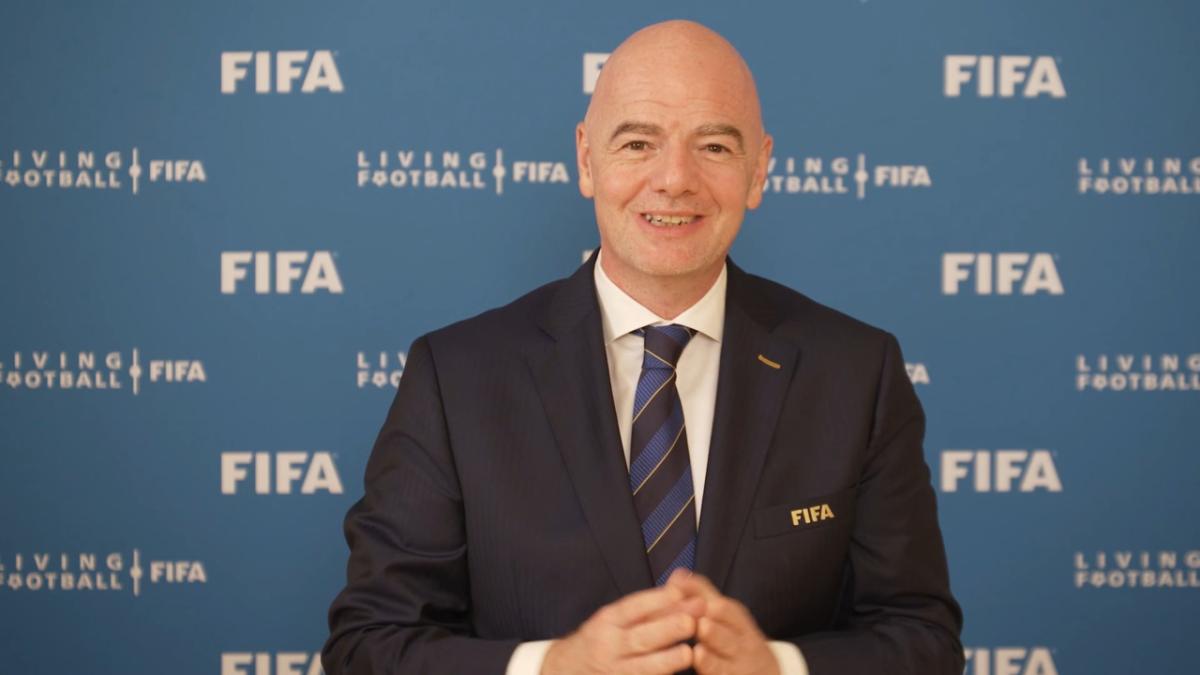 FIFA President, Gianni Infantino, congratulates Football Australia