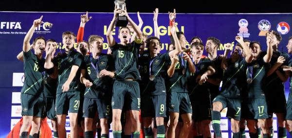 Trophy Lift Young Socceroos