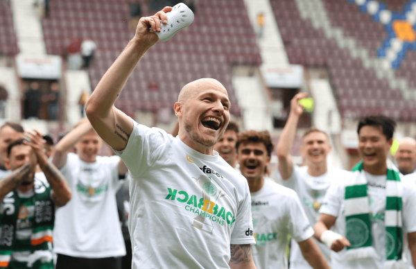 Aaron Mooy wins Scottish premiership title with Celtic