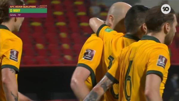 GOAL: Mooy - Australia finds the second with ten minutes remaining