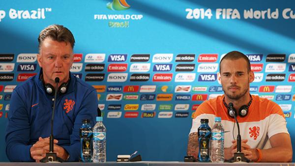 Dutch coach Louis van Gaal and midfielder Wesley Sneijder address media ahead of clash with Socceroos.