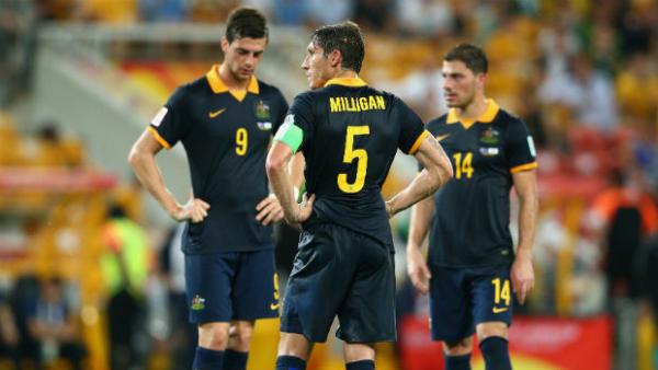 The Socceroos prepare for a set-piece against South Korea.