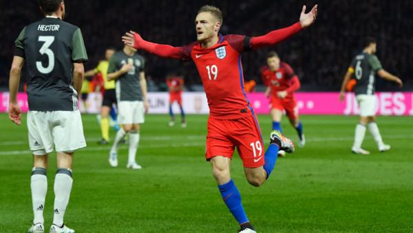 Jamie Vardy headlines England's squad to face the Socceroos.